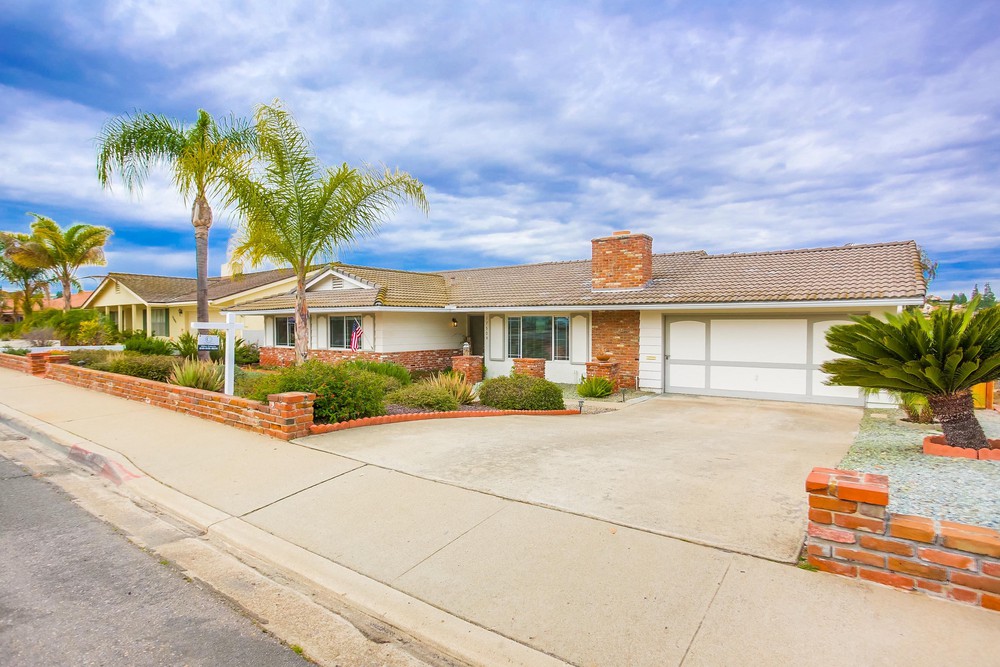 Virtual tour photo 5 of 67 for 17504 Bernardo Oaks Dr