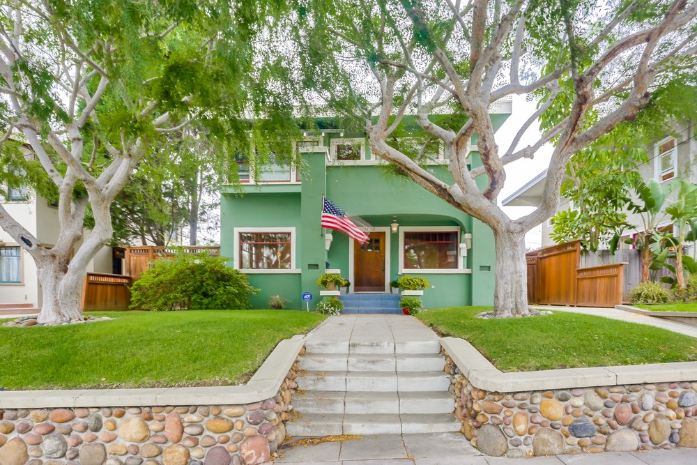 Virtual tour photo 1 of 67 for 1752 W Lewis St