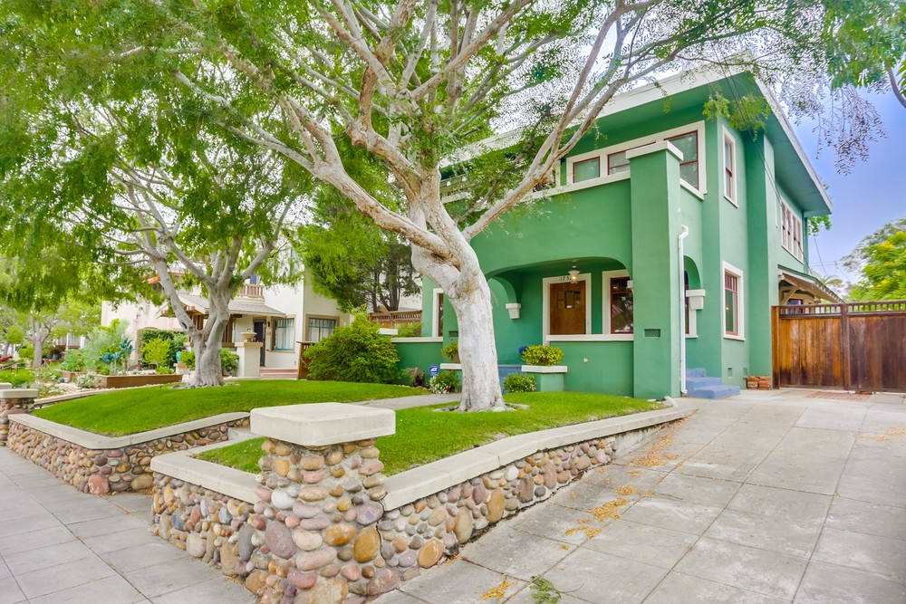 Virtual tour photo 4 of 67 for 1752 W Lewis St