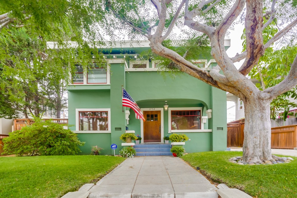 Virtual tour photo 5 of 67 for 1752 W Lewis St