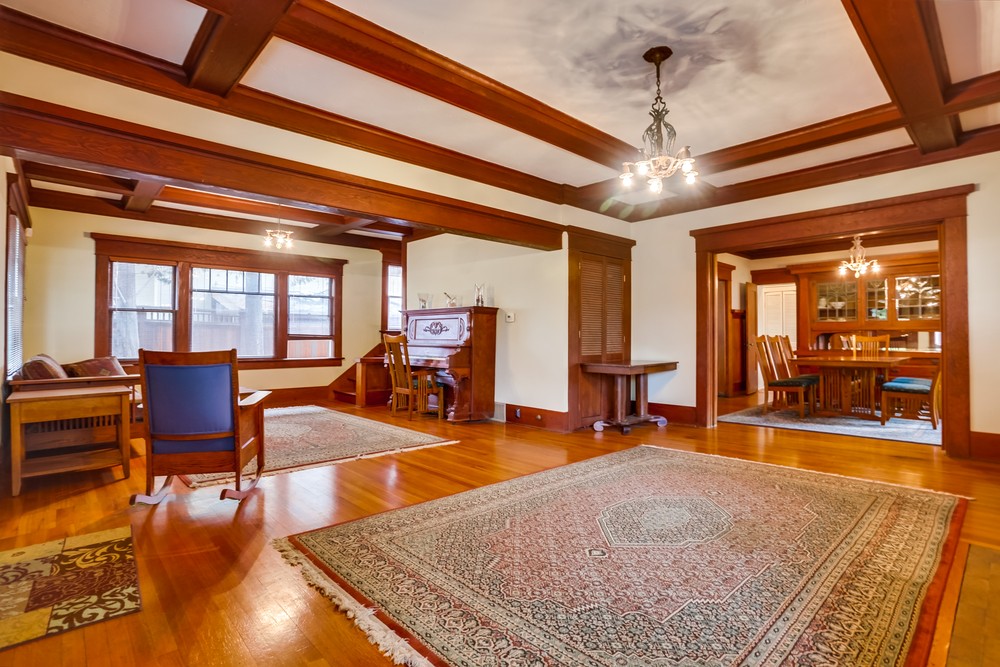 Virtual tour photo 9 of 67 for 1752 W Lewis St