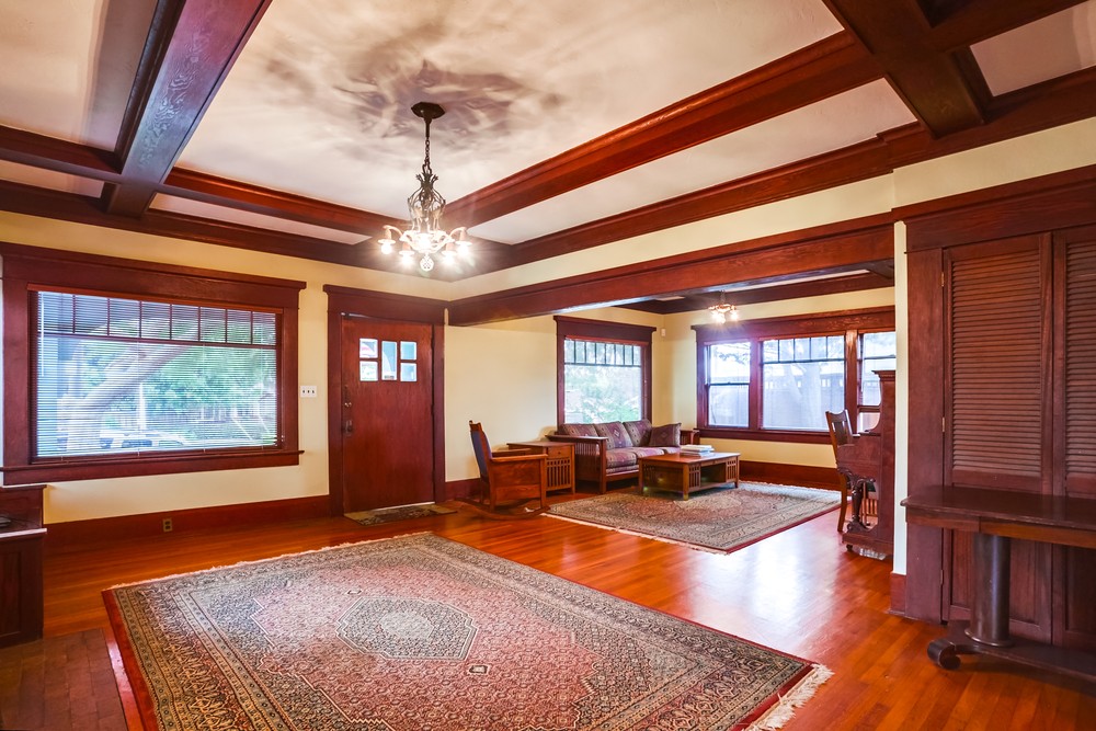 Virtual tour photo 10 of 67 for 1752 W Lewis St