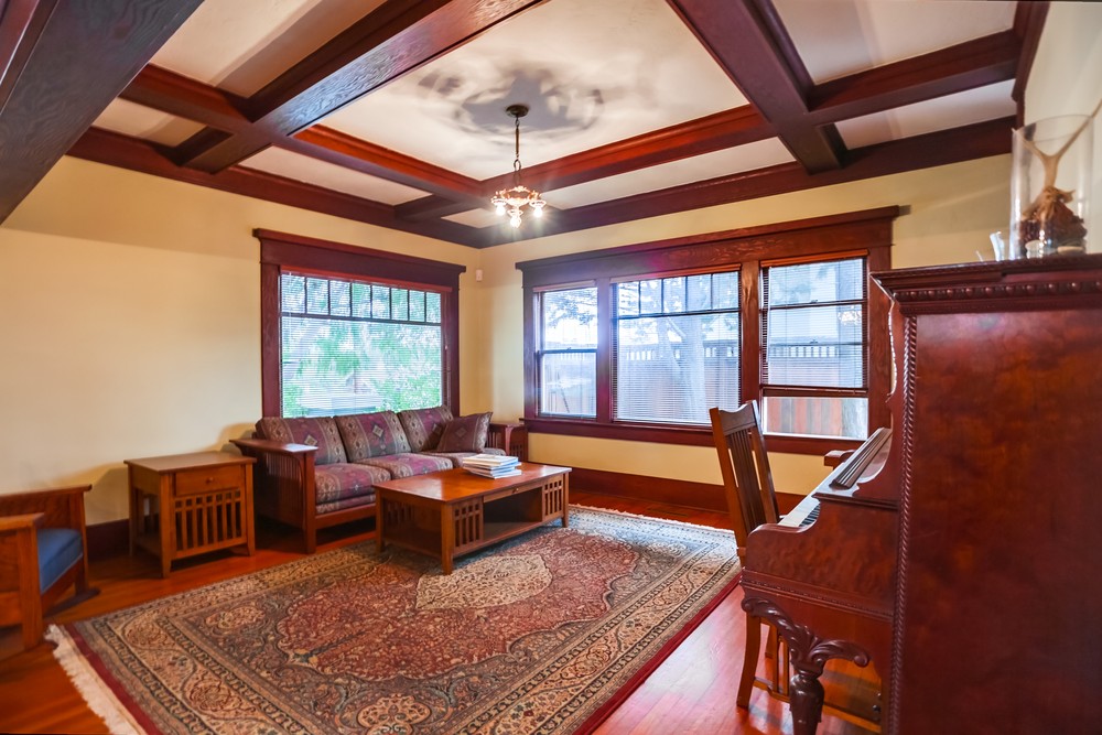 Virtual tour photo 15 of 67 for 1752 W Lewis St