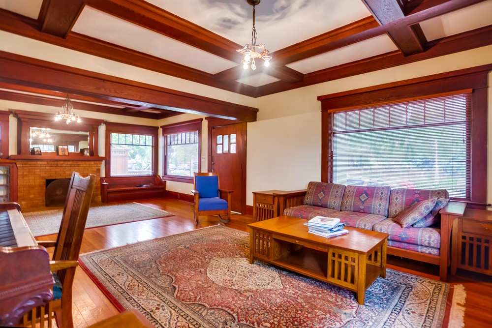 Virtual tour photo 16 of 67 for 1752 W Lewis St