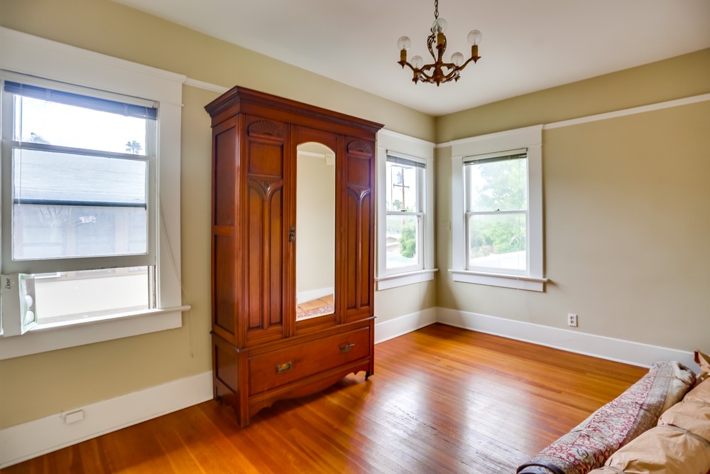 Virtual tour photo 52 of 67 for 1752 W Lewis St