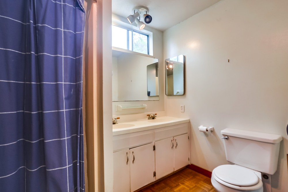 Virtual tour photo 54 of 67 for 1752 W Lewis St
