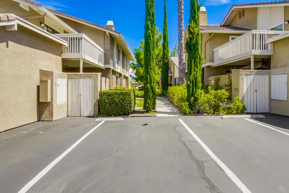 Virtual tour photo 1 of 40 for 17521 Fairlie Rd