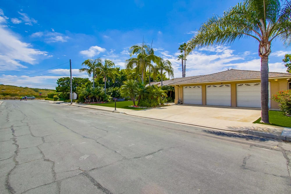 Virtual tour photo 4 of 87 for 1755 Archer St