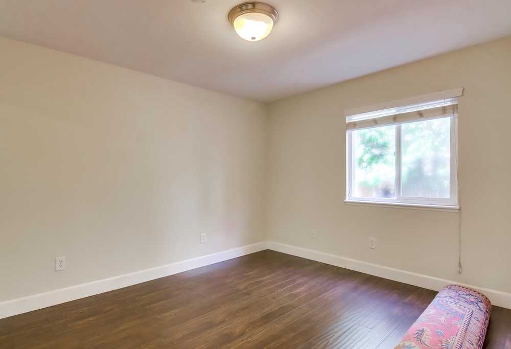 Virtual tour photo 25 of 29 for 1756 Essex St UNIT 105