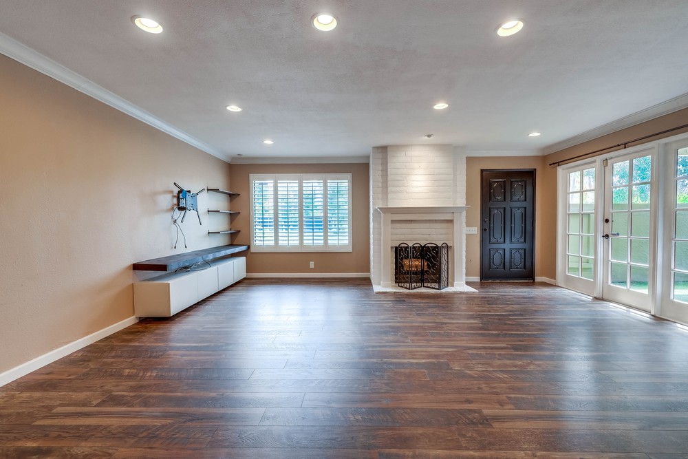Virtual tour photo 5 of 40 for 17565 Fairlie Rd