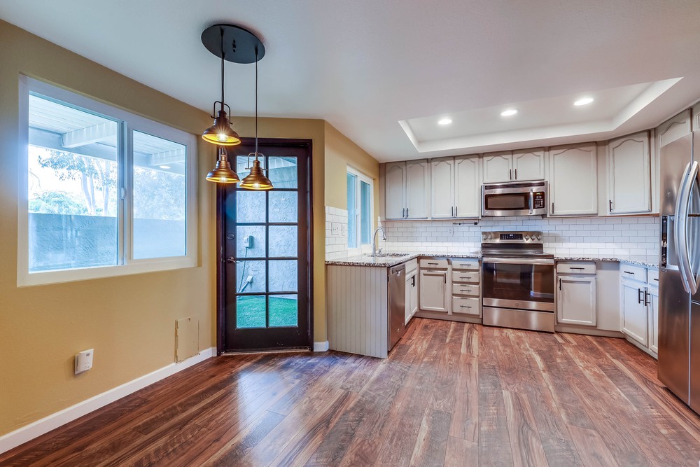 Virtual tour photo 11 of 40 for 17565 Fairlie Rd