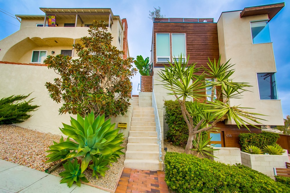 Virtual tour photo 10 of 88 for 1758 Neale St