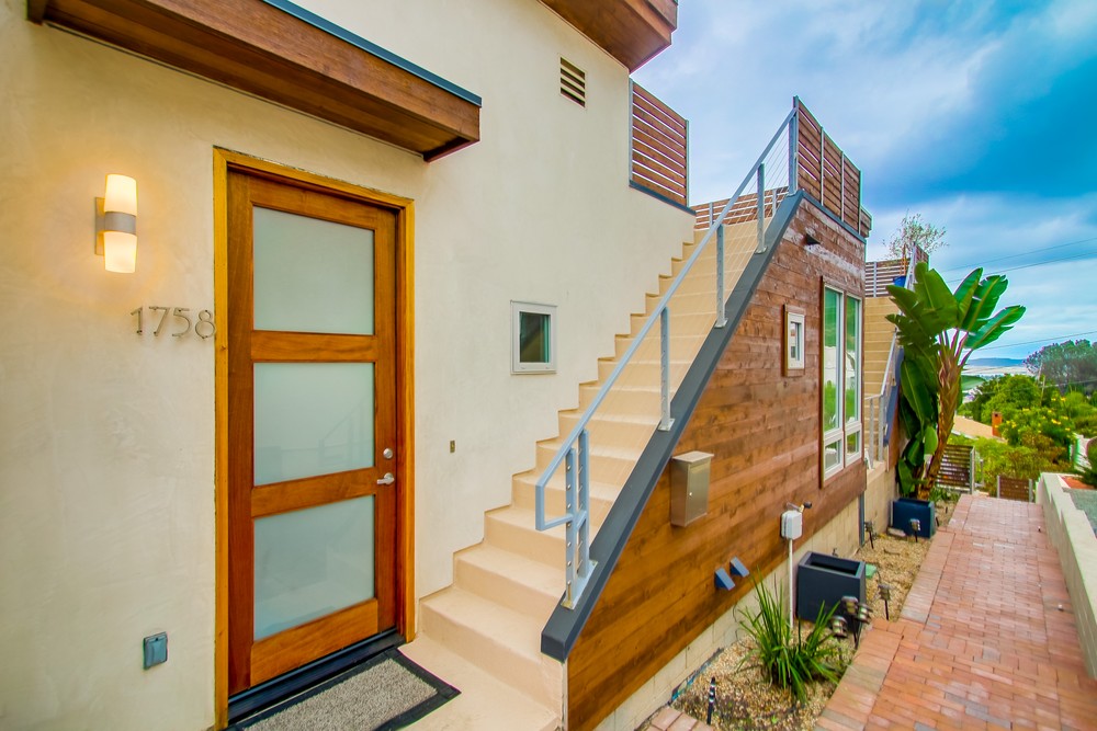 Virtual tour photo 14 of 88 for 1758 Neale St
