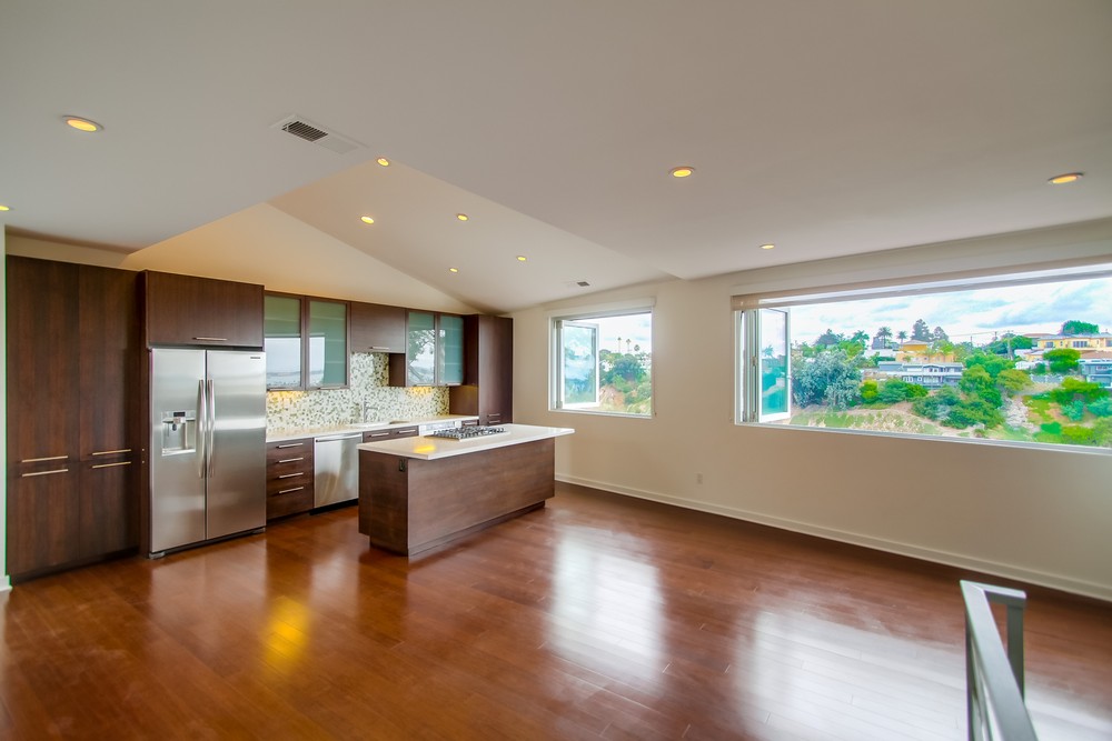 Virtual tour photo 21 of 88 for 1758 Neale St