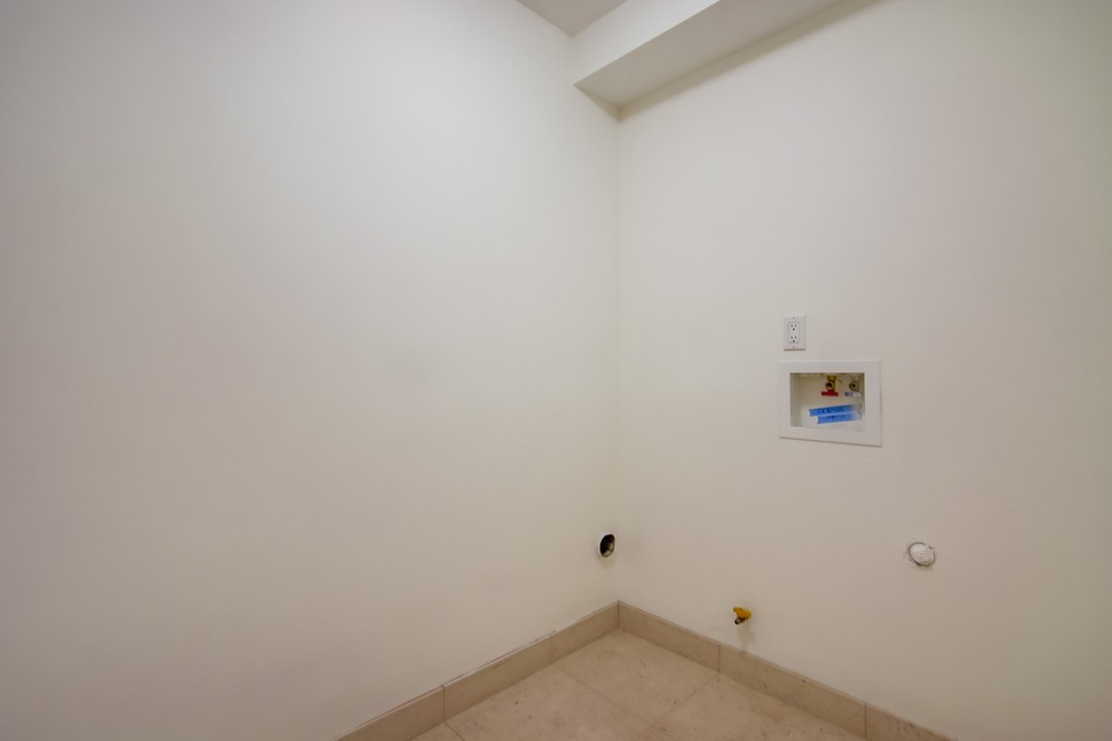 Virtual tour photo 62 of 88 for 1758 Neale St