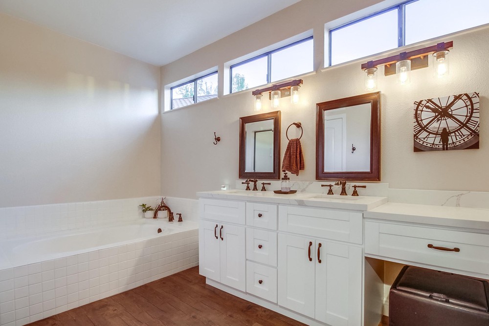 Virtual tour photo 72 of 114 for 17592 Bocage Point
