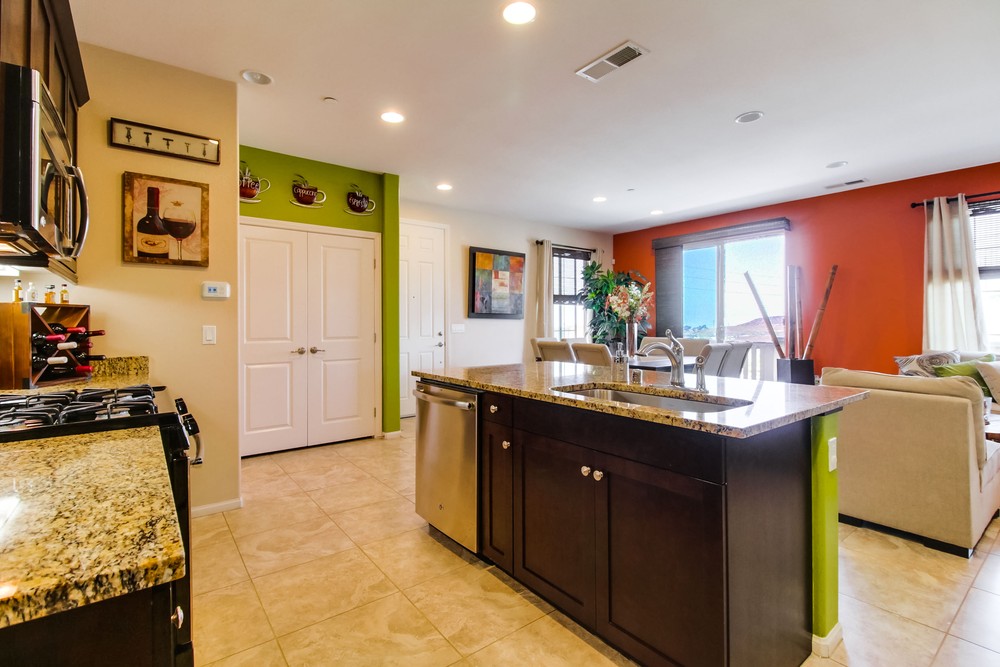 Virtual tour photo 13 of 43 for 1760 Saltaire Pl #3