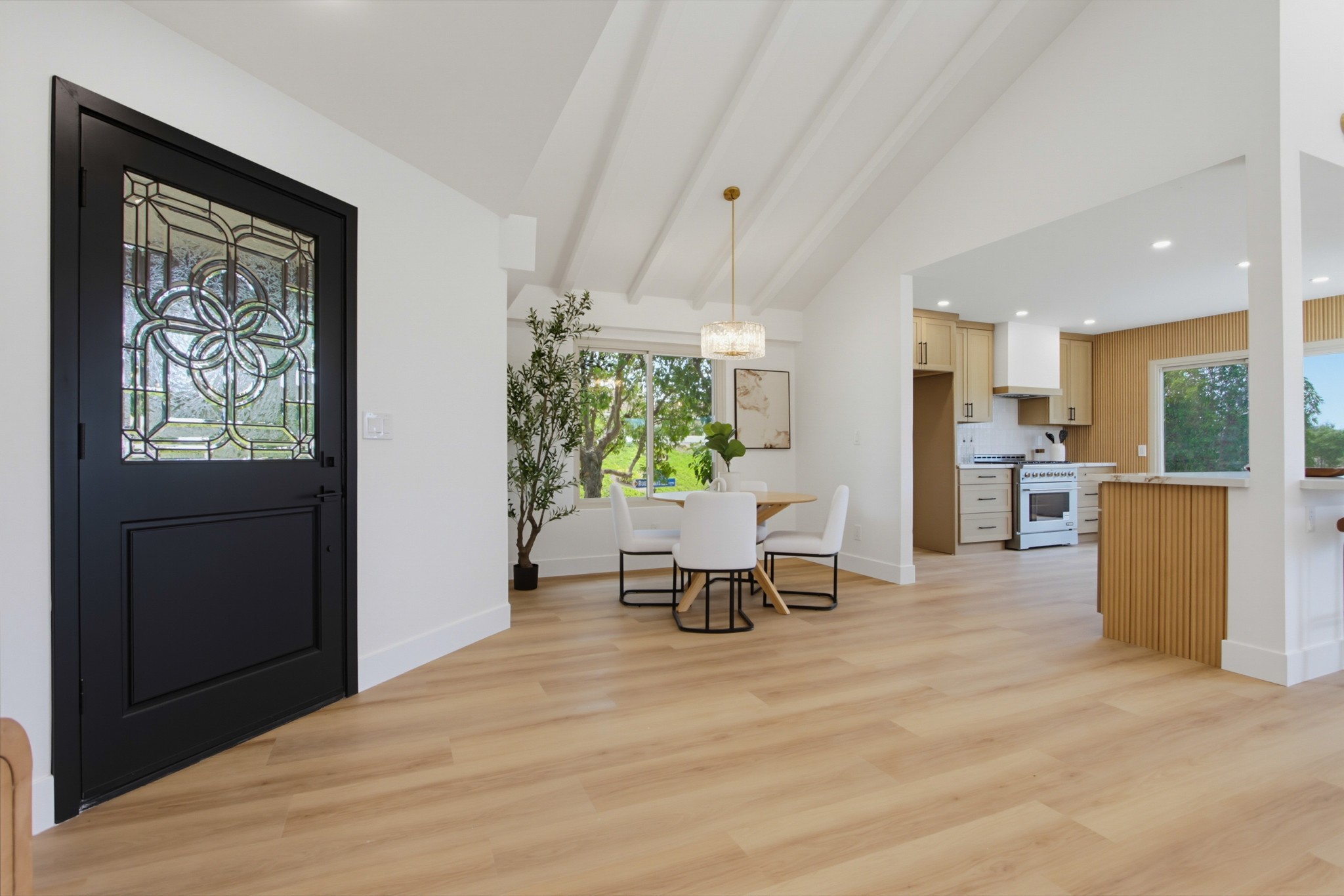 Virtual tour photo 9 of 52 for 17604 Camino Ancho