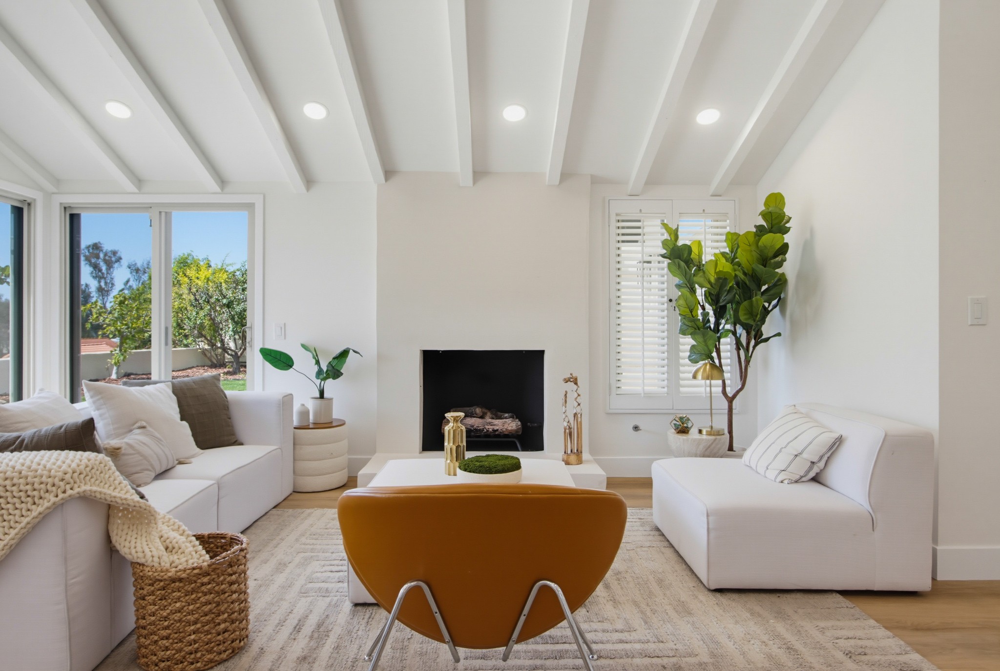 Virtual tour photo 12 of 52 for 17604 Camino Ancho