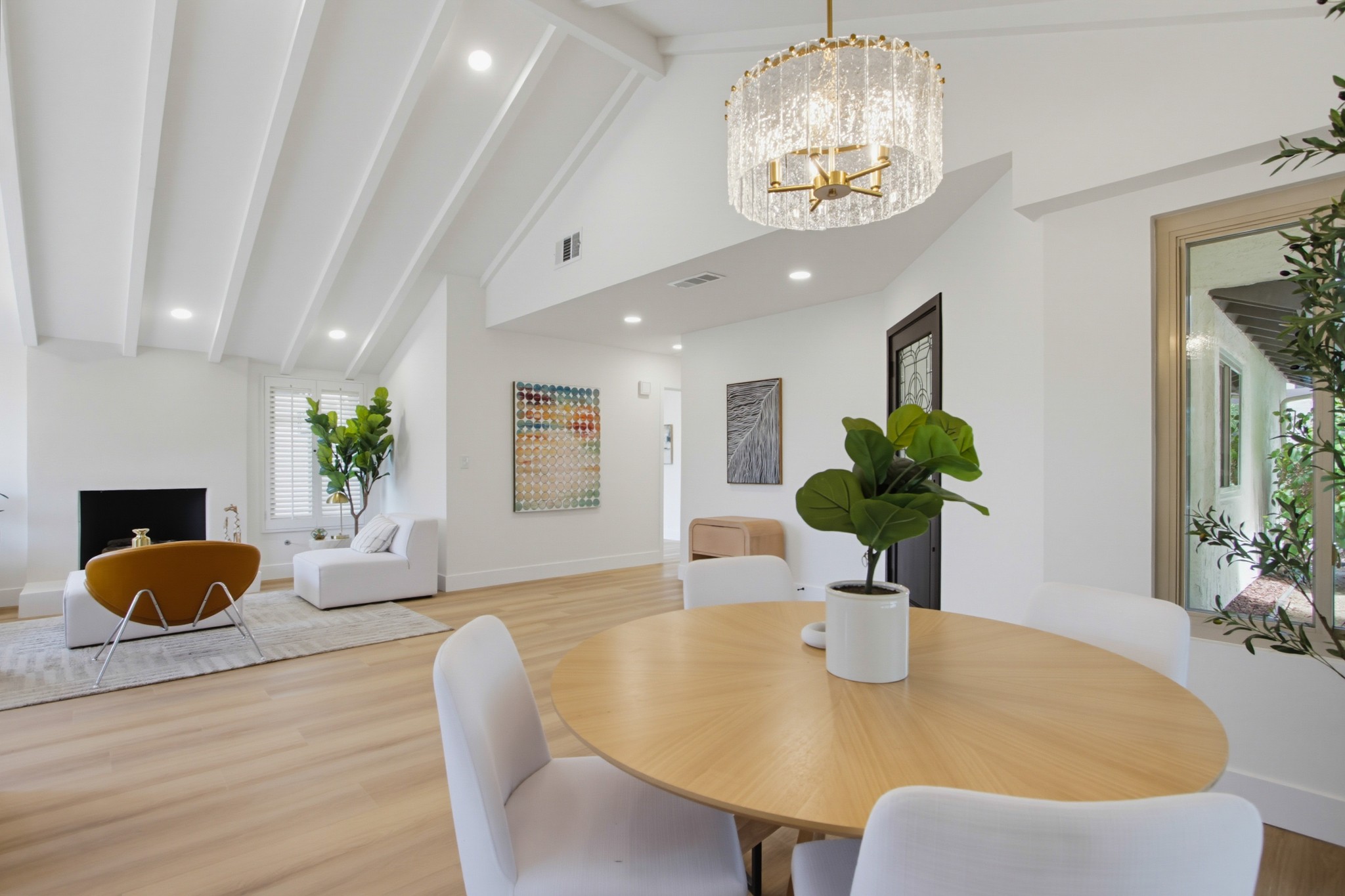 Virtual tour photo 17 of 52 for 17604 Camino Ancho