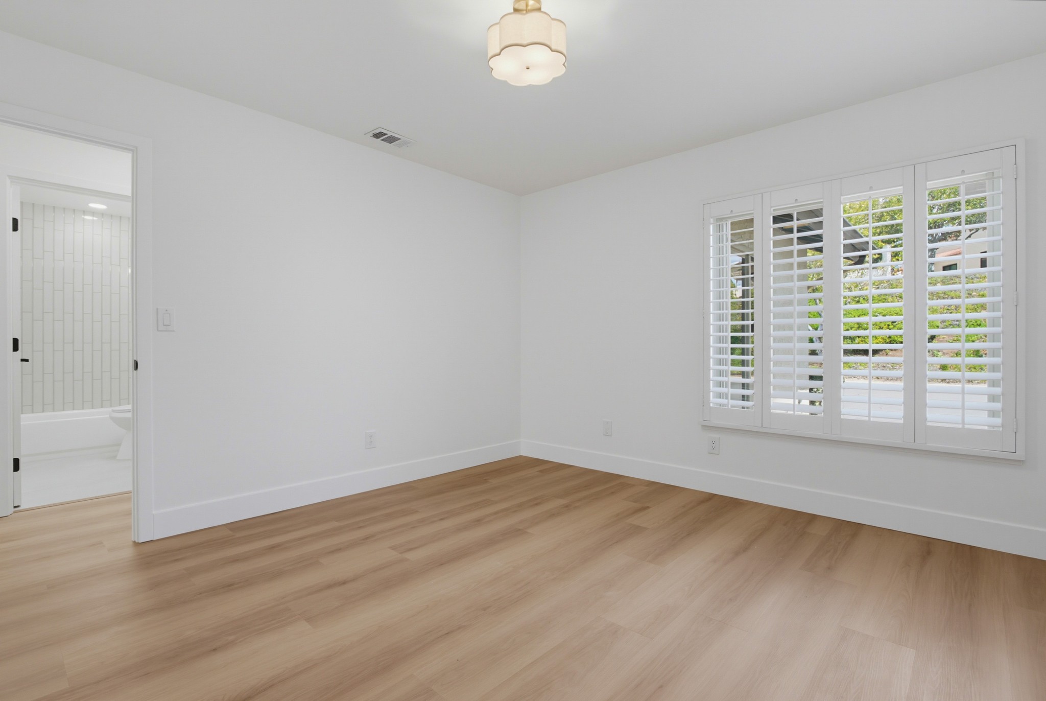 Virtual tour photo 39 of 52 for 17604 Camino Ancho