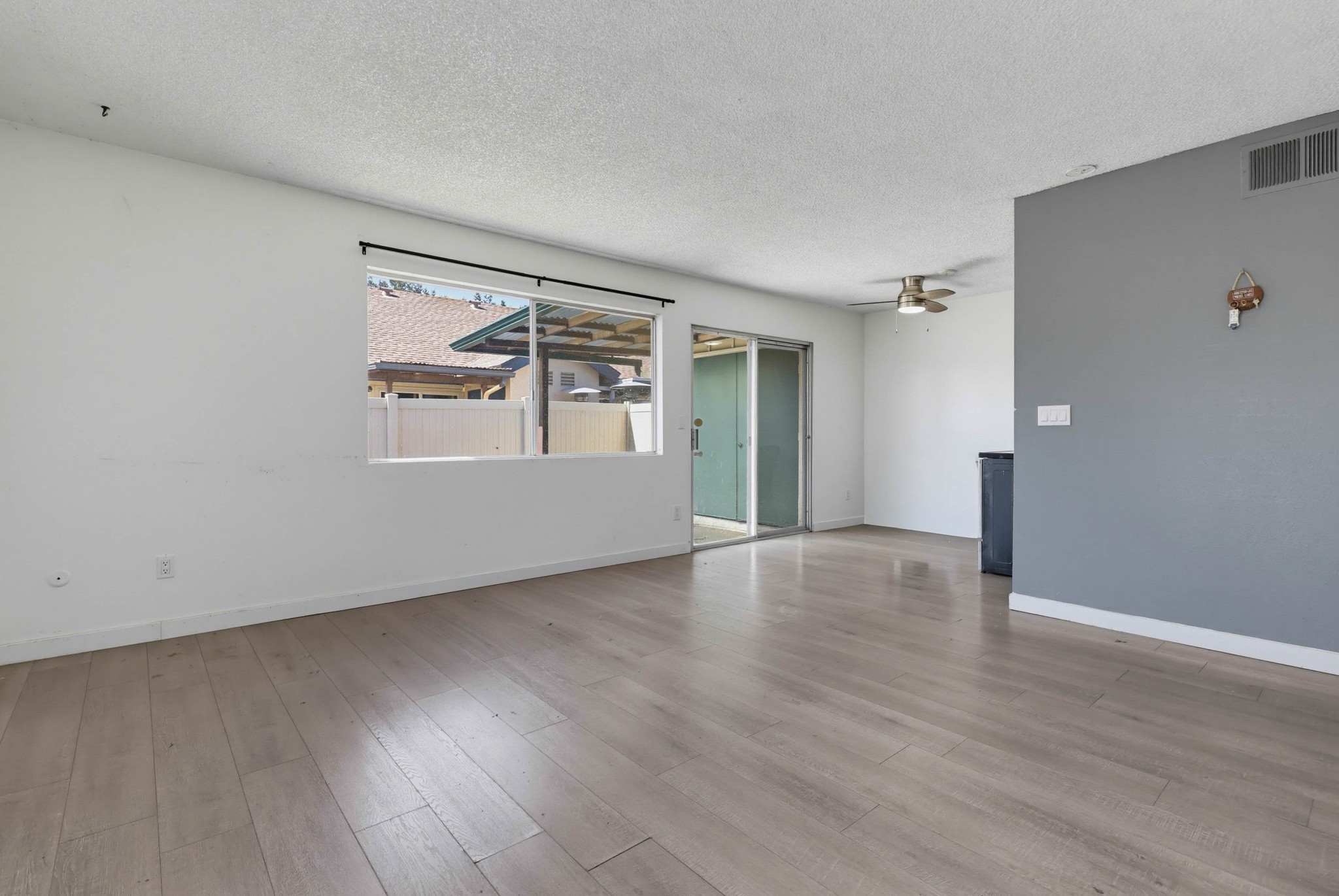 Virtual tour photo 7 of 31 for 1761 Hollister St Unit 32