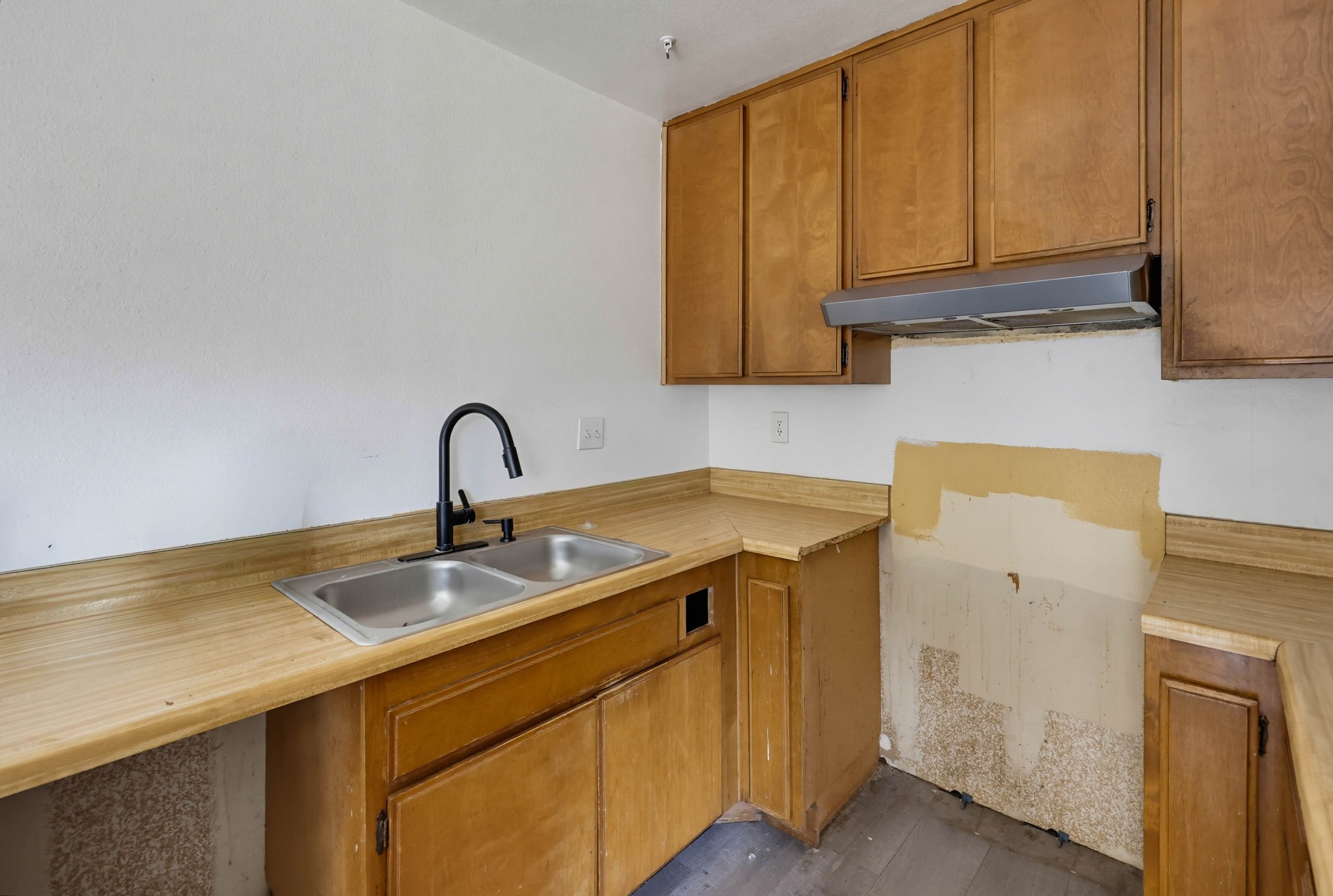 Virtual tour photo 13 of 31 for 1761 Hollister St Unit 32