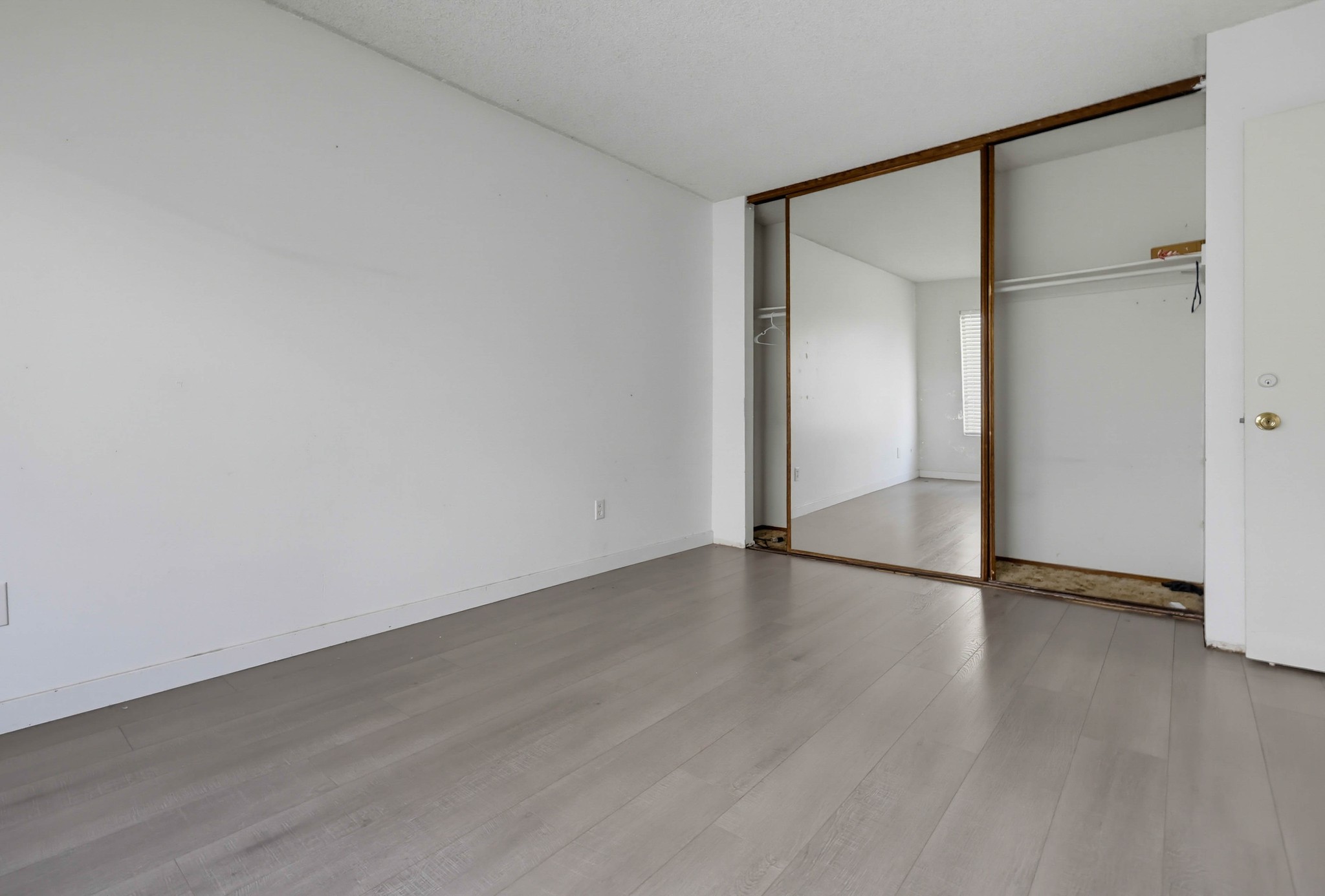 Virtual tour photo 21 of 31 for 1761 Hollister St Unit 32