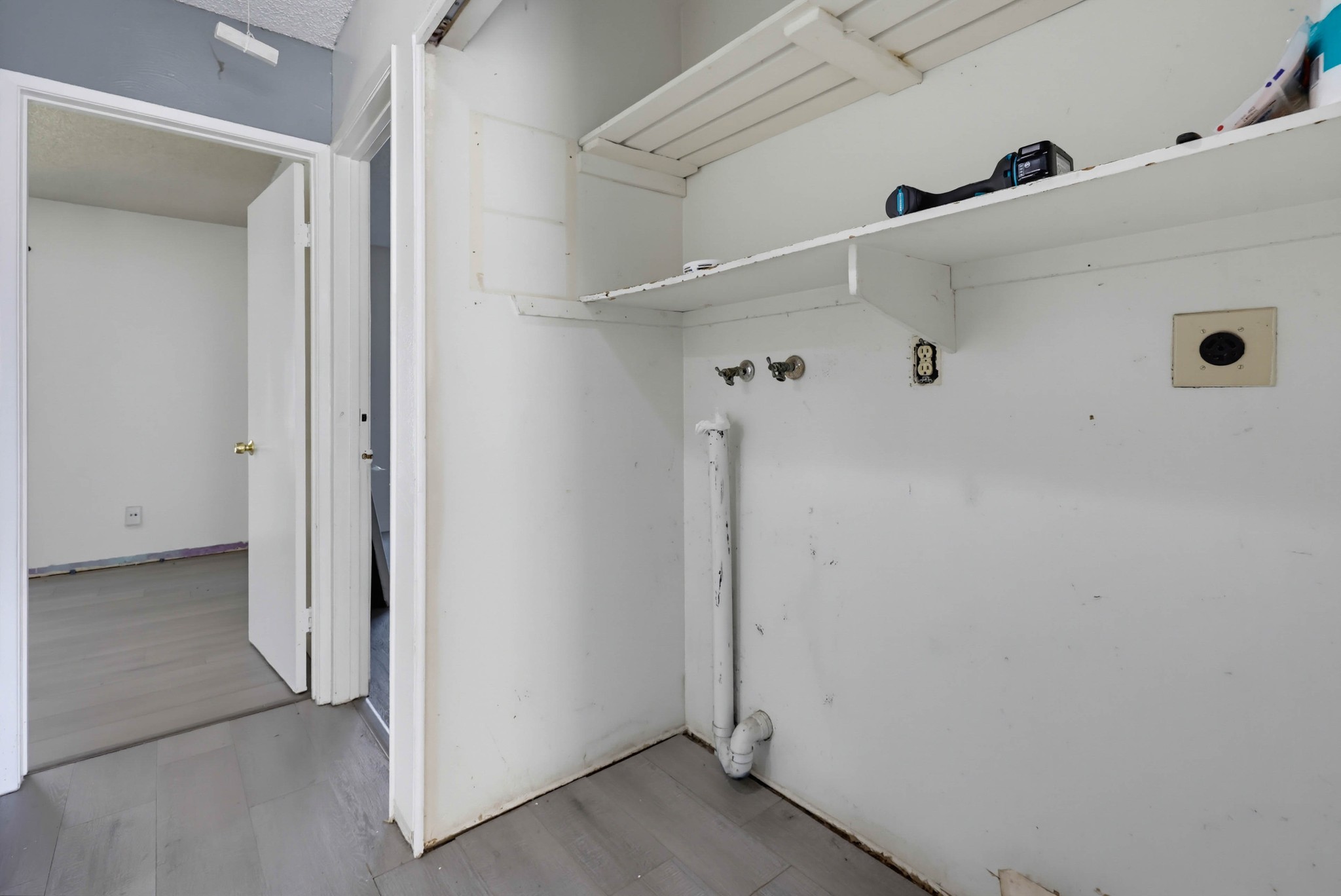 Virtual tour photo 23 of 31 for 1761 Hollister St Unit 32