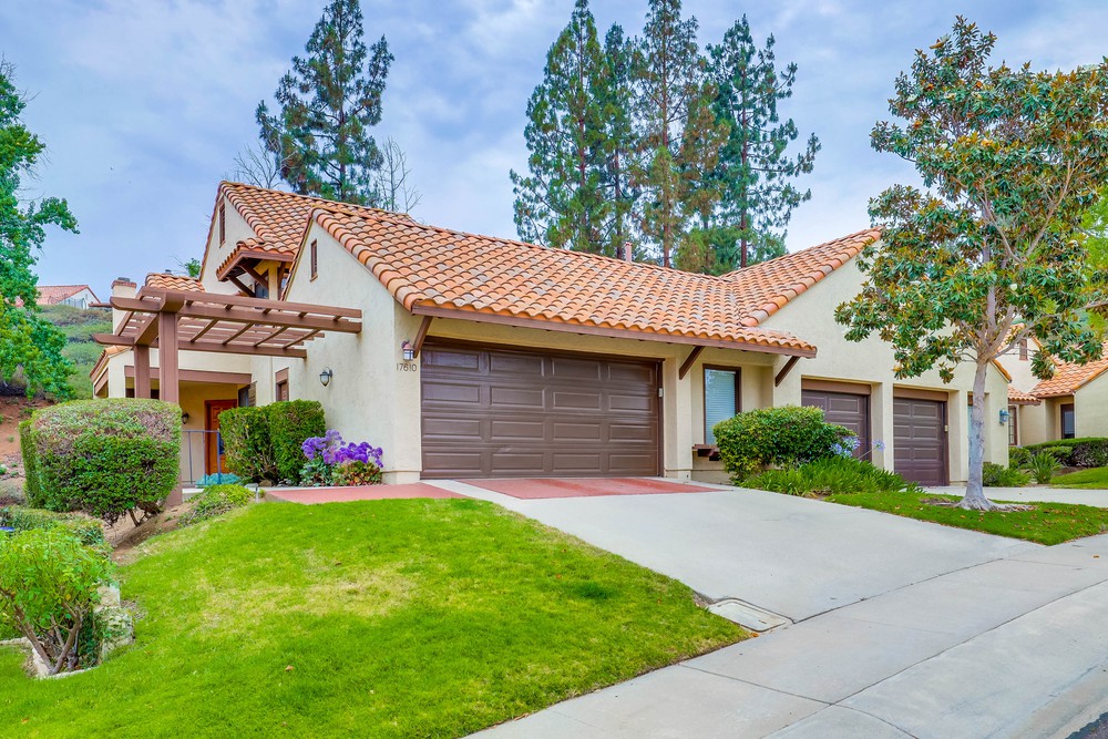 Virtual tour photo 3 of 42 for 17610 Marymont Pl