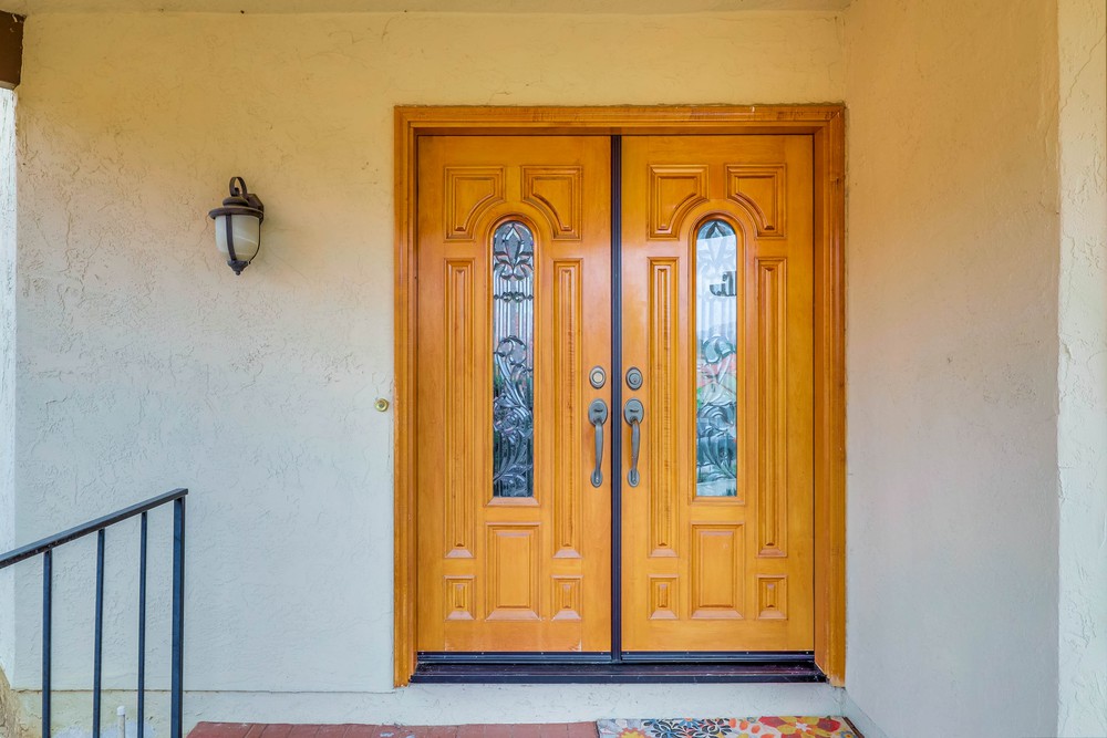 Virtual tour photo 4 of 42 for 17610 Marymont Pl