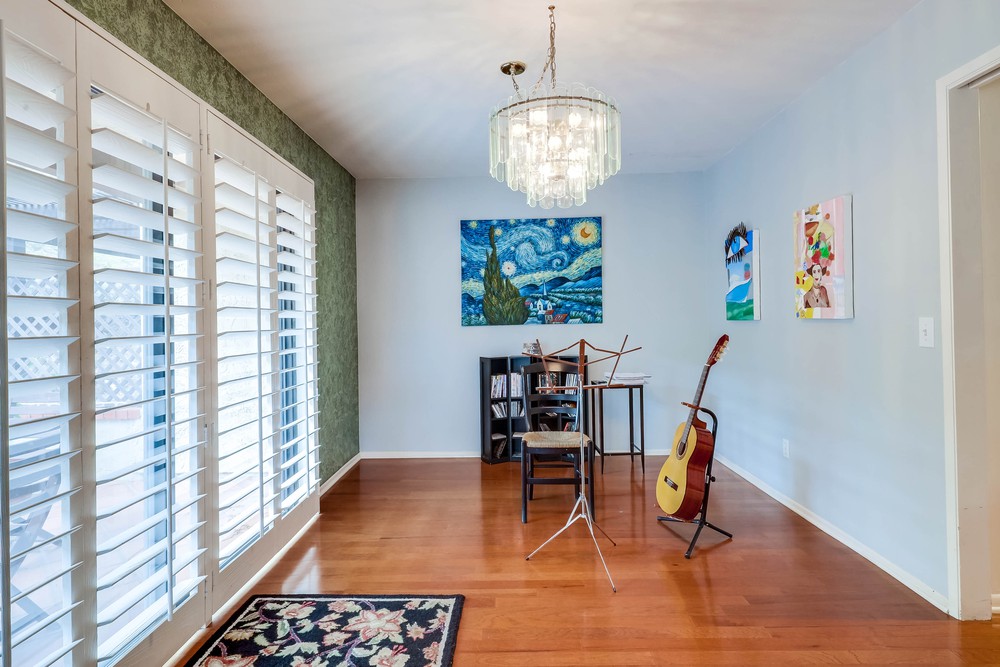 Virtual tour photo 11 of 42 for 17610 Marymont Pl
