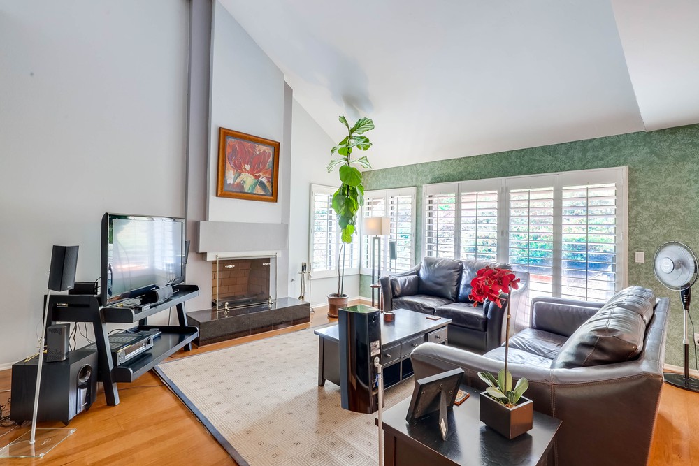 Virtual tour photo 14 of 42 for 17610 Marymont Pl