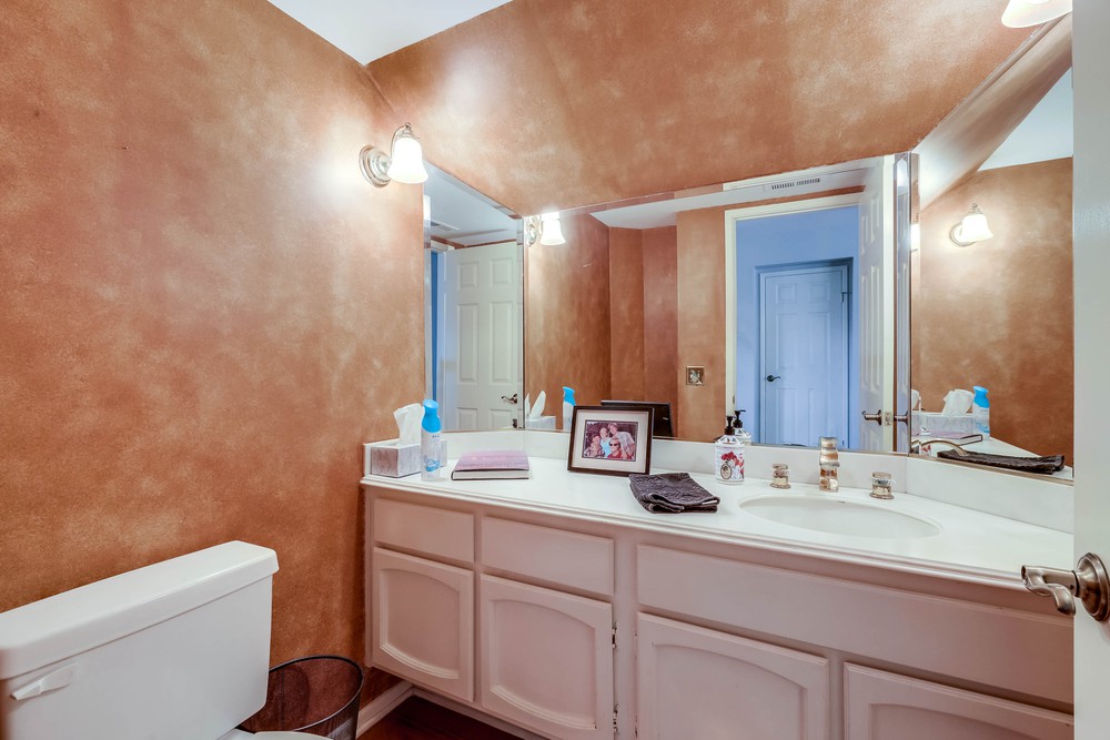 Virtual tour photo 21 of 42 for 17610 Marymont Pl