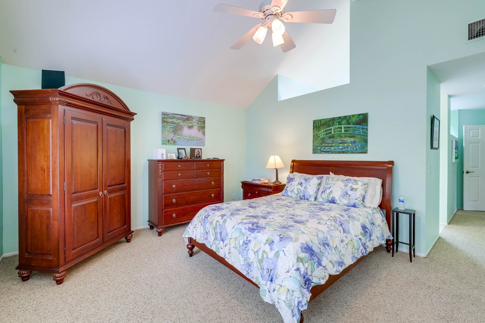 Virtual tour photo 25 of 42 for 17610 Marymont Pl