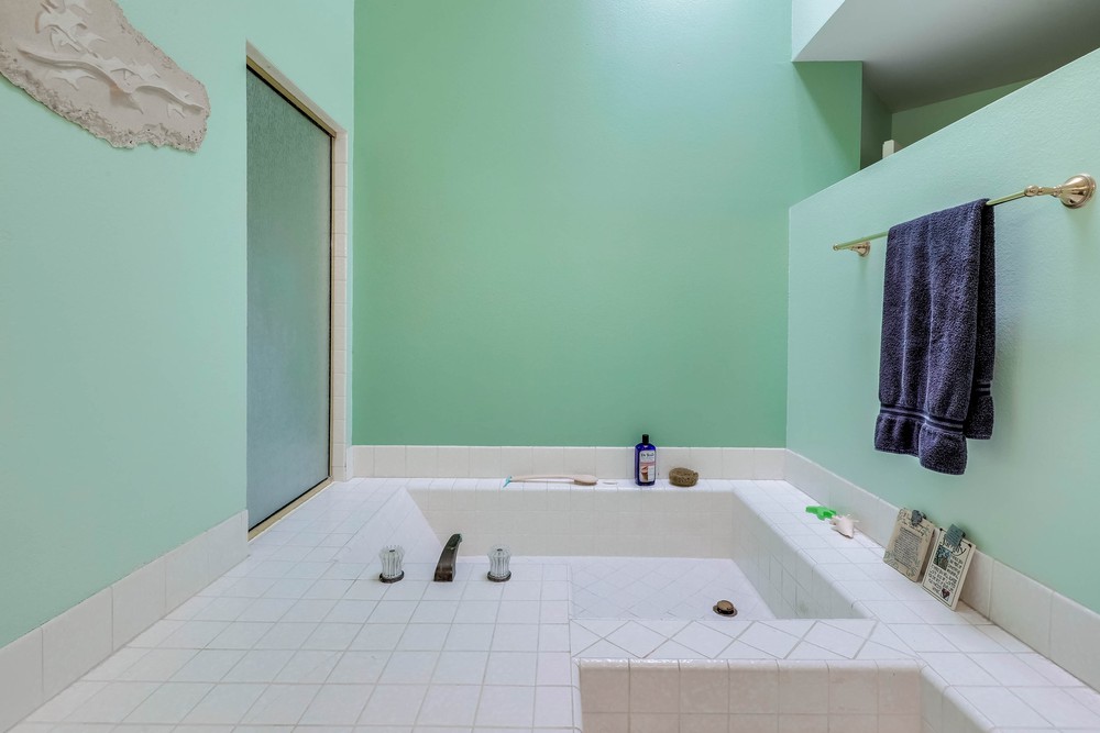Virtual tour photo 28 of 42 for 17610 Marymont Pl