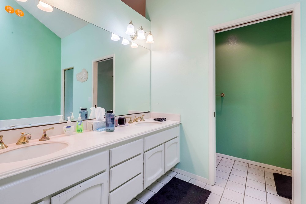 Virtual tour photo 29 of 42 for 17610 Marymont Pl