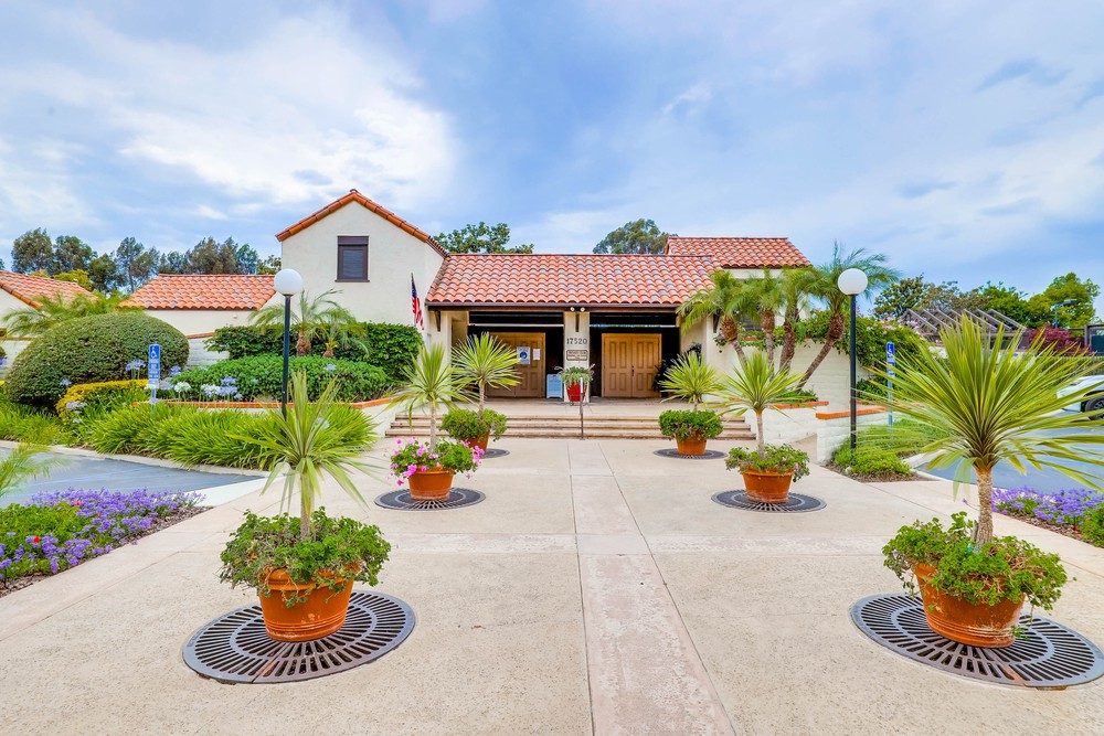 Virtual tour photo 39 of 42 for 17610 Marymont Pl
