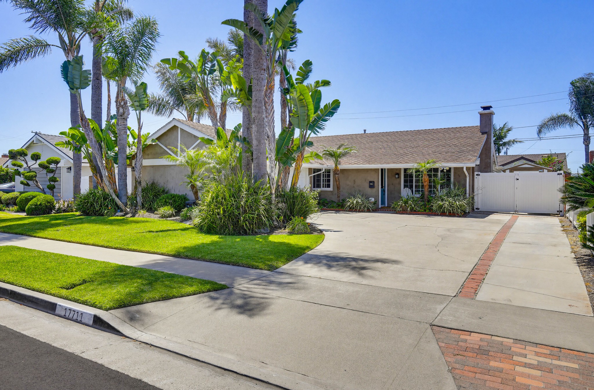 Virtual tour photo 1 of 51 for 17711 Edwards St