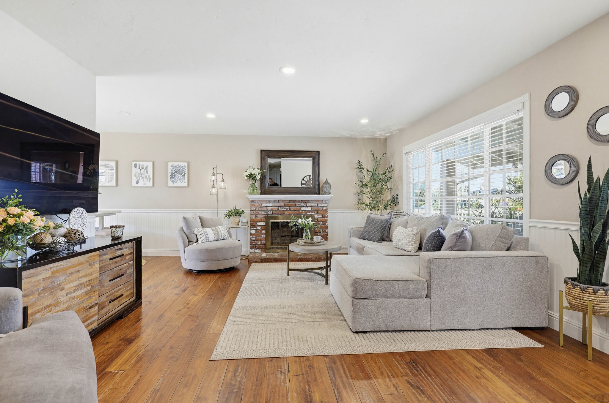 Virtual tour photo 10 of 51 for 17711 Edwards St