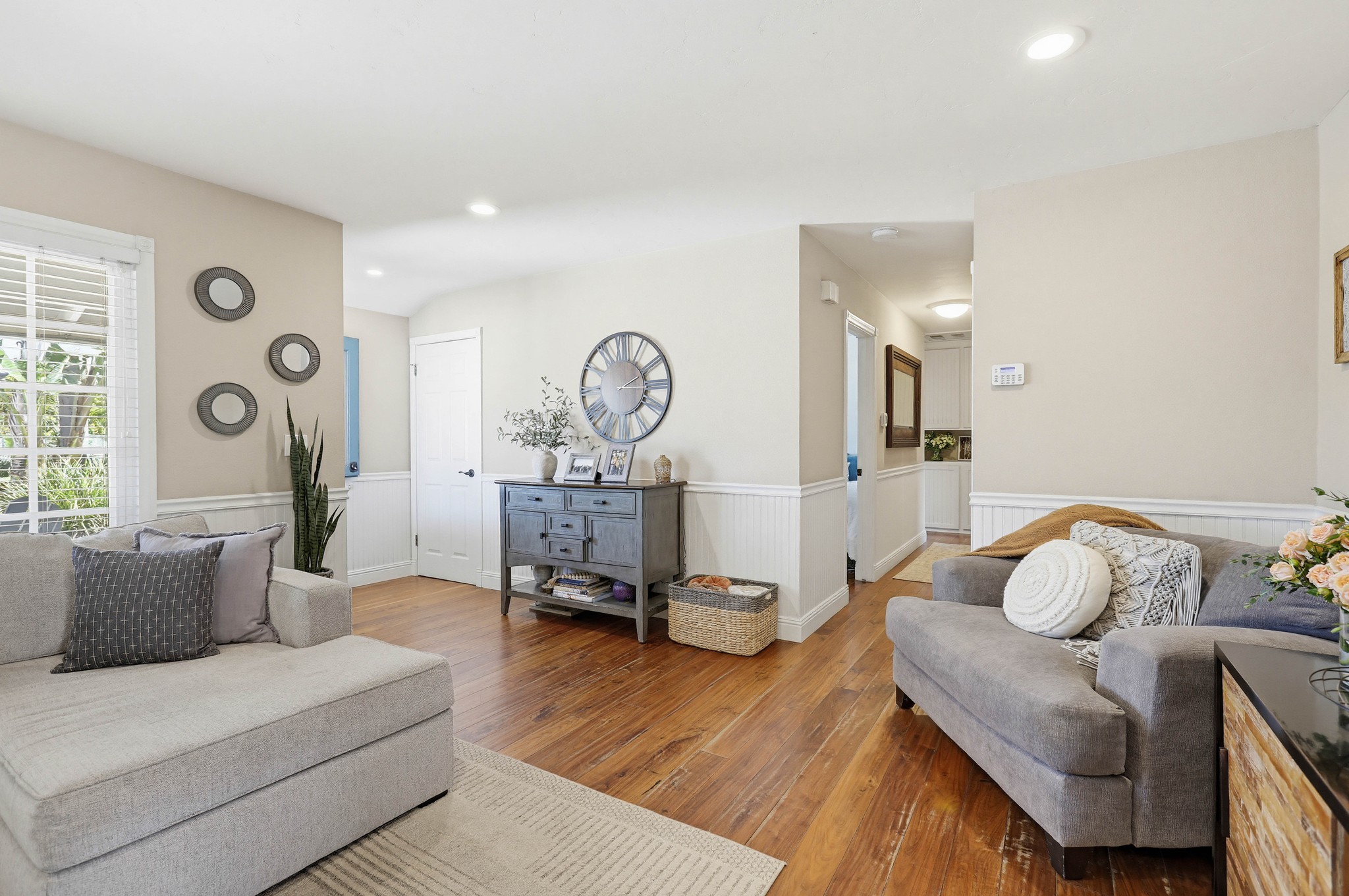 Virtual tour photo 15 of 51 for 17711 Edwards St