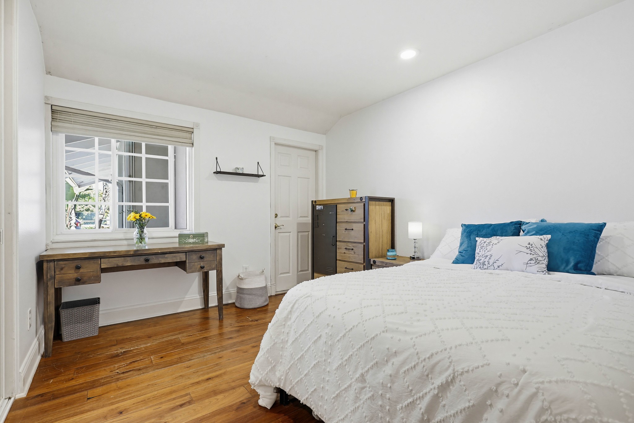 Virtual tour photo 34 of 51 for 17711 Edwards St
