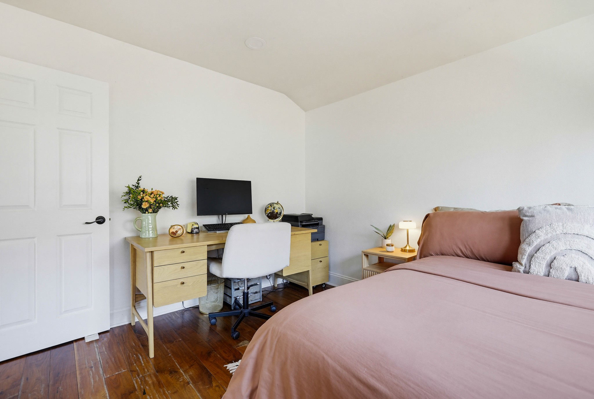 Virtual tour photo 40 of 51 for 17711 Edwards St