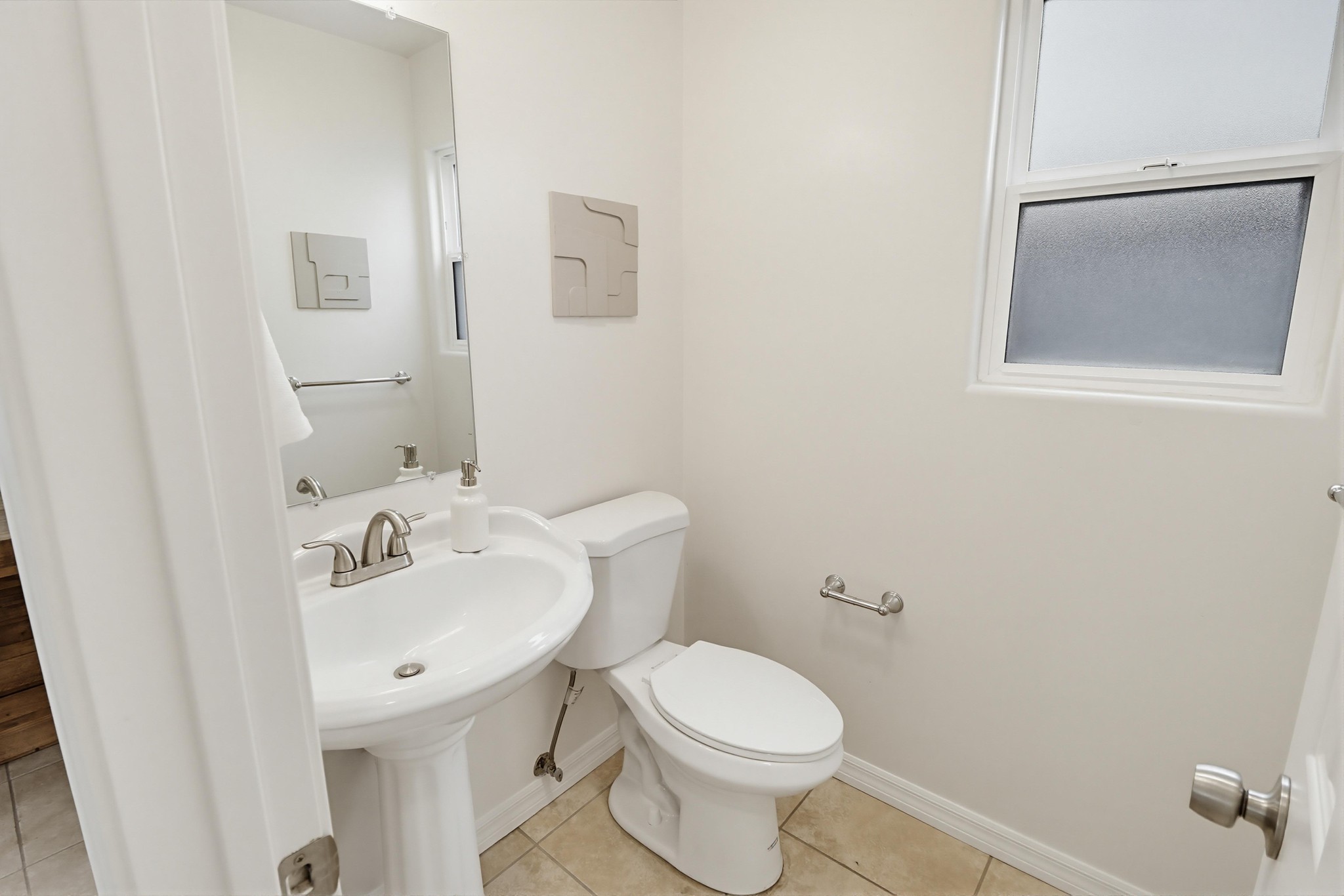 Virtual tour photo 23 of 50 for 1774 Elm Ave