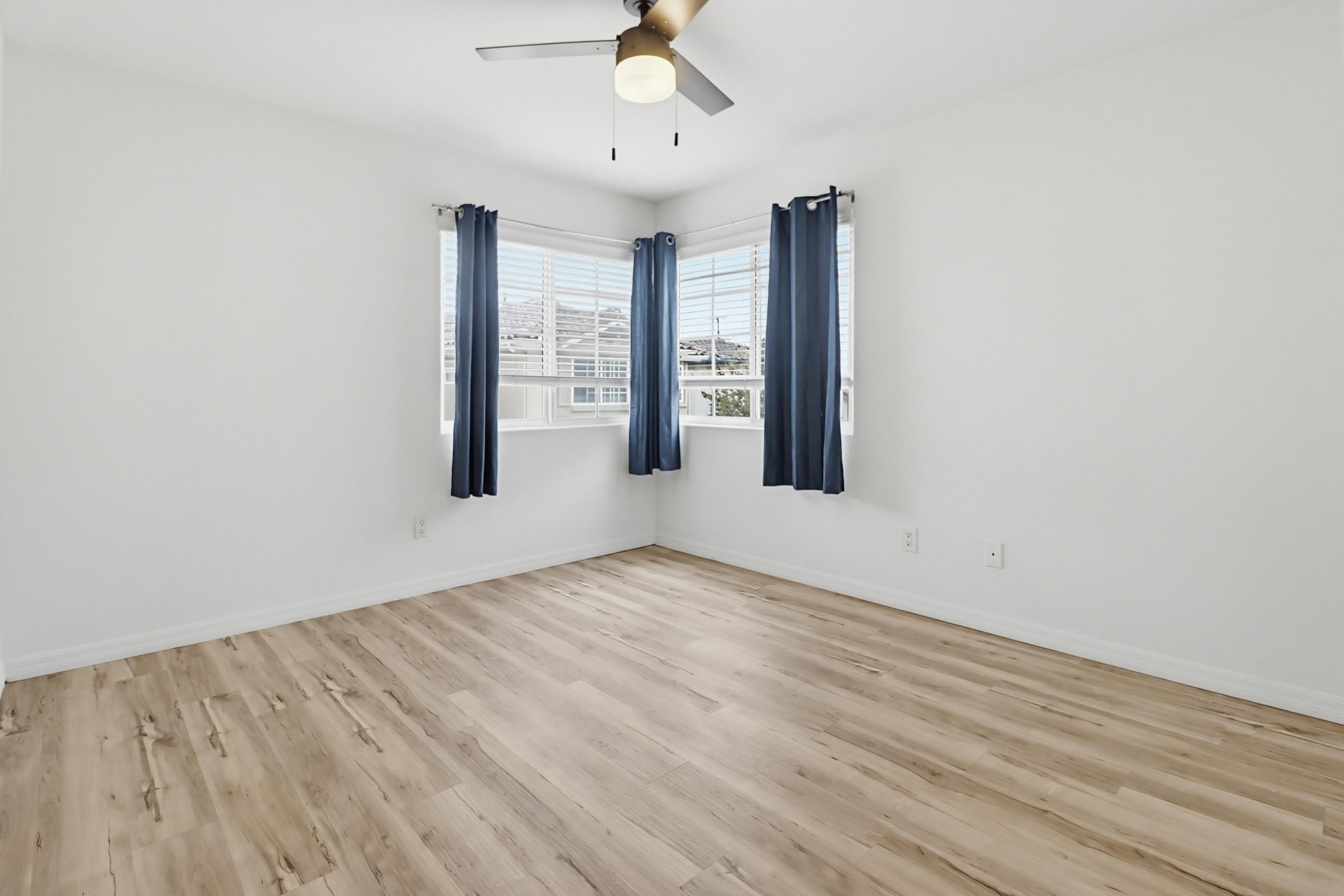 Virtual tour photo 39 of 50 for 1774 Elm Ave