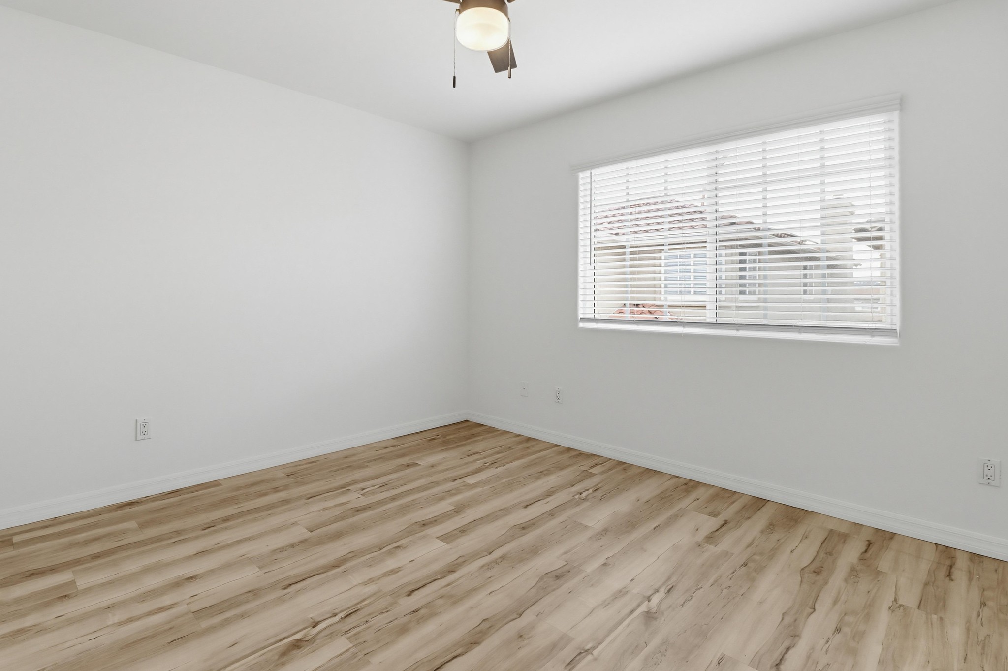Virtual tour photo 43 of 50 for 1774 Elm Ave