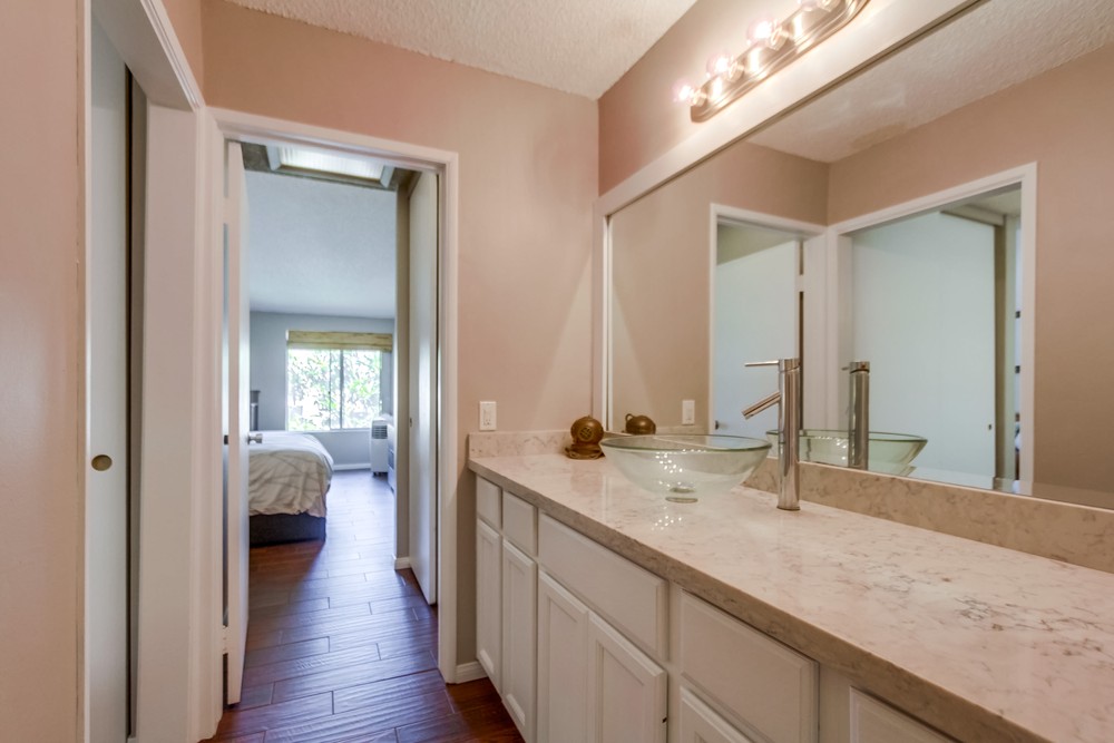 Virtual tour photo 23 of 43 for 1775 Diamond Street #312