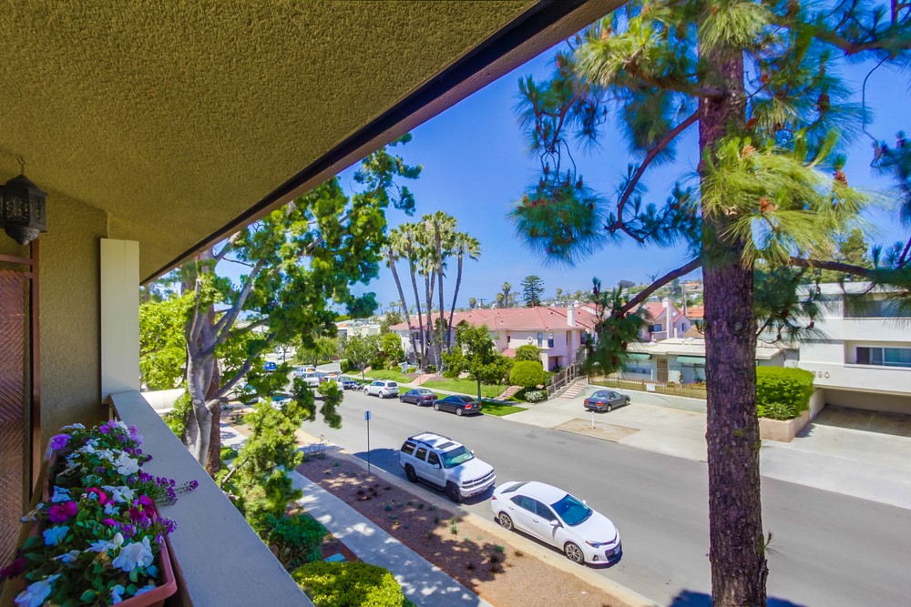 Virtual tour photo 25 of 43 for 1775 Diamond Street #312