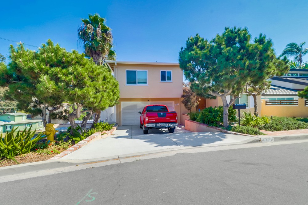 Virtual tour photo 3 of 40 for 1777 Plum St