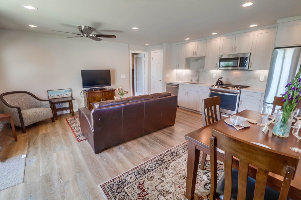 Virtual tour photo 8 of 40 for 1777 Plum St